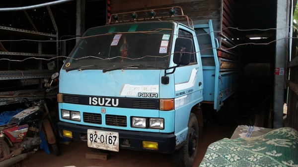 **320,000 บ.ต่อรอง**ขาย6ล้อบางๆเดิม ช่วงล่างใหญ่ ISUZU NKR 110 NKR58LU5 4BE1-110ฝาดำ เกียร์ยาว ห้างแท้ ปี34 เครื่องเดิมเกียร์เดิม 4BE1-110แรงฝาดำ เครื่่องดีแน่นดี แรง เกียร์ดีเข้าง่าย ไม่หลุด ช่วงล่าง คานหน้าเดิม5น็อต เฟืองท้าย6น็อต115 คัสซีดี เดิมๆ มีตาม