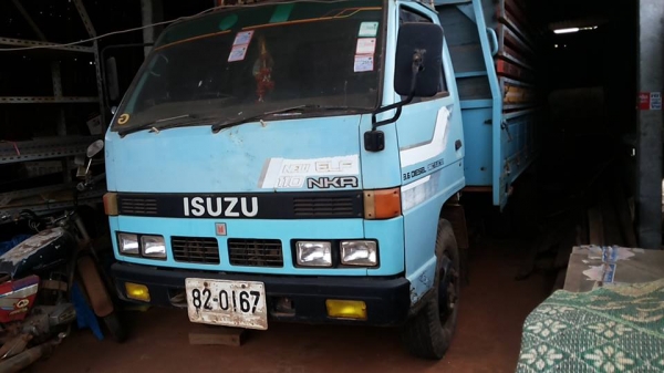 **320,000 บ.ต่อรอง**ขาย6ล้อบางๆเดิม ช่วงล่างใหญ่ ISUZU NKR 110 NKR58LU5 4BE1-110ฝาดำ เกียร์ยาว ห้างแท้ ปี34 เครื่องเดิมเกียร์เดิม 4BE1-110แรงฝาดำ เครื่่องดีแน่นดี แรง เกียร์ดีเข้าง่าย ไม่หลุด ช่วงล่าง คานหน้าเดิม5น็อต เฟืองท้าย6น็อต115 คัสซีดี เดิมๆ มีตาม