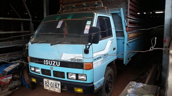 **320,000 บ.ต่อรอง**ขาย6ล้อบางๆเดิม ช่วงล่างใหญ่ ISUZU NKR 110 NKR58LU5 4BE1-110ฝาดำ เกียร์ยาว ห้างแท้ ปี34 เครื่องเดิมเกียร์เดิม 4BE1-110แรงฝาดำ เครื่่องดีแน่นดี แรง เกียร์ดีเข้าง่าย ไม่หลุด ช่วงล่าง คานหน้าเดิม5น็อต เฟืองท้าย6น็อต115 คัสซีดี เดิมๆ มีตาม