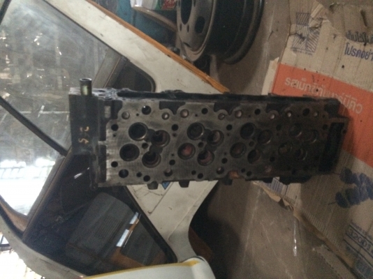 ขายฝาสูบ อีซูซุ 4HF1  รุ่น 16 วาล์ว ฝาสูบเก่าจากญี่ปุ่นสภาพสวยๆ มี 2 ฝาค่ะ