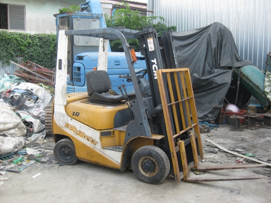 ขาย โฟล์คลิฟท์ TCM fd 10 c 12 ขนาดยก 1 ตัน  เสาสูง 3 ม. เครื่องดีเซล 95000 บาท