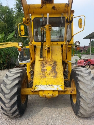 มาใหม่ รถตัก komarsu 510 กรองเดี่ยว ซีเรียลสูง สภาพเดิมจากญี่ปุ่นแท้ๆ มีเก๋ง ยางสวย สภาพพร้อม สมบูรณ์ แจ่มสุดๆ นำเข้ามาเอง 090-986-2521