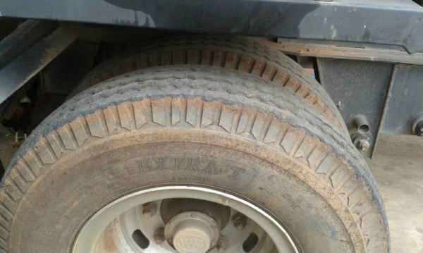 ขายหางพ่วง สามมิต. 2 เพลา. ปี 54  สนใจติดต่อ 081 - 6079515