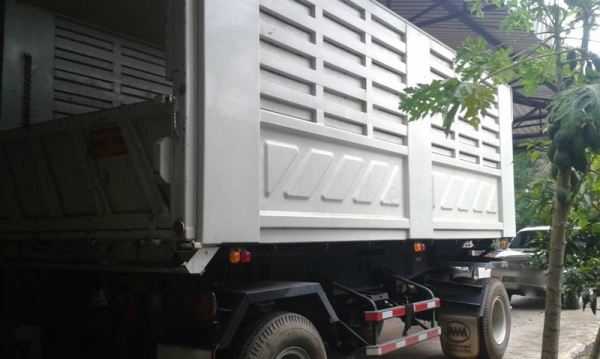 ขายหางพ่วง สามมิต. 2 เพลา. ปี 54  สนใจติดต่อ 081 - 6079515