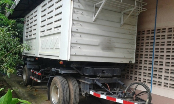 ขายหางพ่วง สามมิต. 2 เพลา. ปี 54  สนใจติดต่อ 081 - 6079515