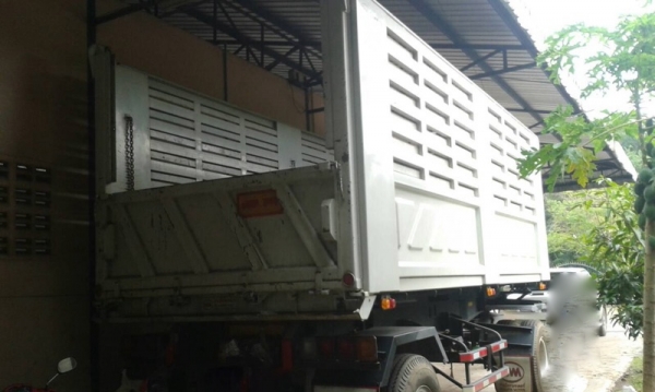 ขายหางพ่วง สามมิต. 2 เพลา. ปี 54  สนใจติดต่อ 081 - 6079515