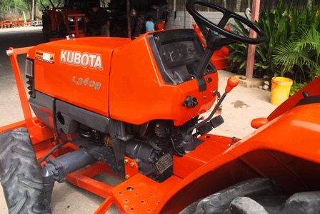 ขายรถไถ Kubota L 3408 (4WD) พร้อมมีดดันหน้าและผานพรวนช้าง สภาพพร้อมใช้งานครับ ขายรถไถ Kubota L 3408 (4WD) พร้อมมีดดันหน้าและผานพรวนช้าง สภาพพร้อมใช้งานครับ