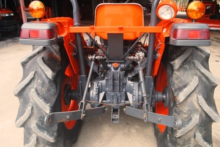 ขายรถไถ Kubota L 3408 (4WD) พร้อมมีดดันหน้าและผานพรวนช้าง สภาพพร้อมใช้งานครับ ขายรถไถ Kubota L 3408 (4WD) พร้อมมีดดันหน้าและผานพรวนช้าง สภาพพร้อมใช้งานครับ