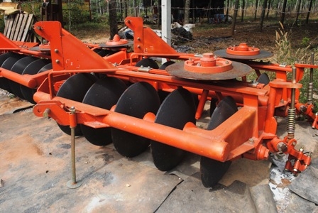 ขายรถไถ Kubota L 3408 (4WD) พร้อมมีดดันหน้าและผานพรวนช้าง สภาพพร้อมใช้งานครับ