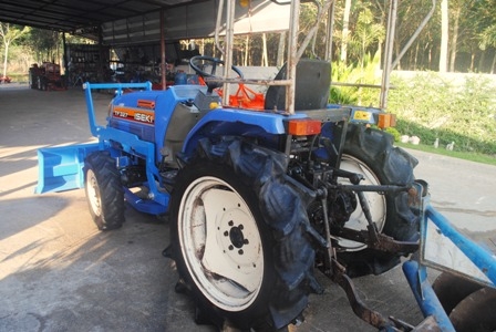 ขายรถไถ ISEKI TF327 (4WD) ขนาด 32 แรง พร้อมดันหน้าและผานพรวน ขายรถไถ ISEKI TF327 (4WD) ขนาด 32 แรง พร้อมดันหน้าและผานพรวน