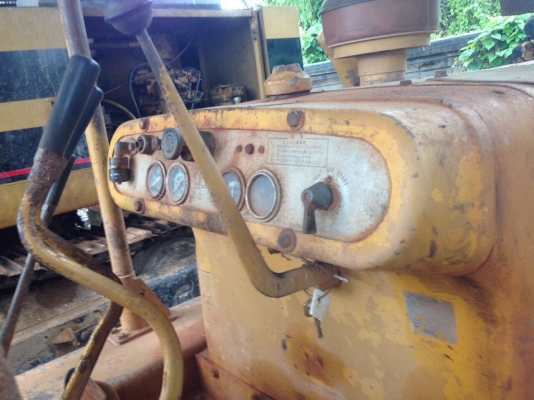 ขายแทรกเตอร์ CATERPILLAR D4D รถพร้อมใช้งาน สนใจโทร.081-970-1072