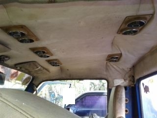 ขายรถตู้ท้ายลาด ยี่ห้อ FORD สวย ๆ เต็ม ๆ สักคันครับ