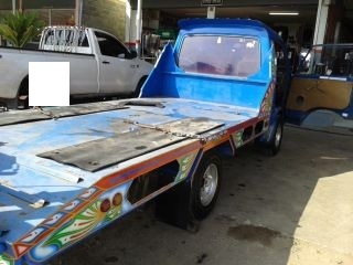 ขายรถตู้ท้ายลาด ยี่ห้อ FORD สวย ๆ เต็ม ๆ สักคันครับ