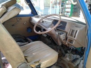 ขายรถตู้ท้ายลาด ยี่ห้อ FORD สวย ๆ เต็ม ๆ สักคันครับ