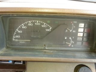 ขายรถตู้ท้ายลาด ยี่ห้อ FORD สวย ๆ เต็ม ๆ สักคันครับ