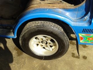 ขายรถตู้ท้ายลาด ยี่ห้อ FORD สวย ๆ เต็ม ๆ สักคันครับ