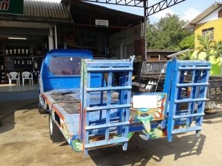 ขายรถตู้ท้ายลาด ยี่ห้อ FORD สวย ๆ เต็ม ๆ สักคันครับ