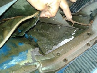 ขายรถตู้ท้ายลาด ยี่ห้อ FORD สวย ๆ เต็ม ๆ สักคันครับ