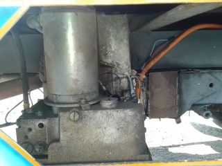 ขายรถตู้ท้ายลาด ยี่ห้อ FORD สวย ๆ เต็ม ๆ สักคันครับ