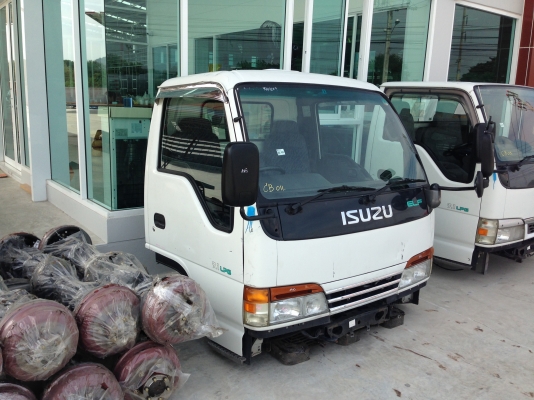 หัวเก๋ง ISUZU NKR การ์ตูน สวยพร้อมใช้งานครับ
