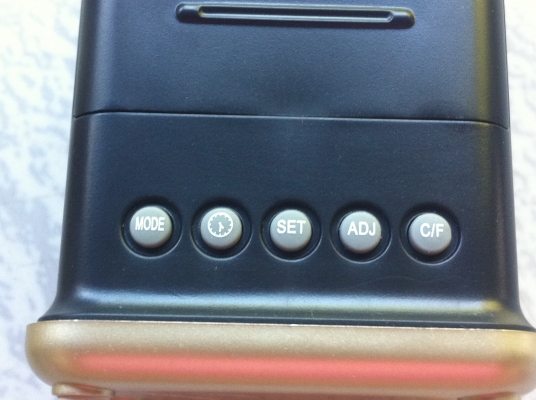 อุปกรณ์เสริมบนโต็ะทำงานเป็นเครื่องตัดซองจดหมายนาฬิกาวันเดือนและอุหภูมิ