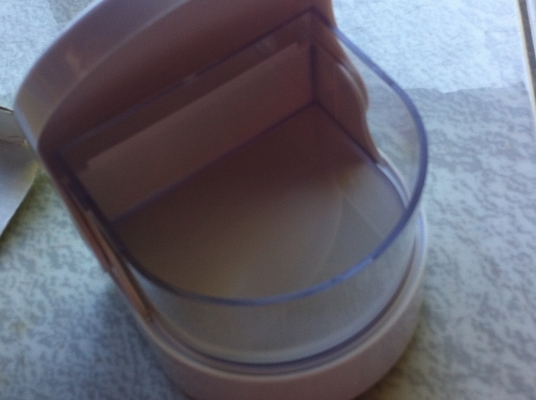 เครื่องล้างเครื่องประดับต่างๆ โดยการสั่นผ่านน้ำยาที่ล้างทำให้สะอาดทั่วถึง