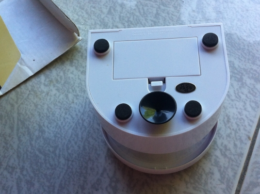 เครื่องล้างเครื่องประดับต่างๆ โดยการสั่นผ่านน้ำยาที่ล้างทำให้สะอาดทั่วถึง