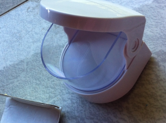 เครื่องล้างเครื่องประดับต่างๆ โดยการสั่นผ่านน้ำยาที่ล้างทำให้สะอาดทั่วถึง