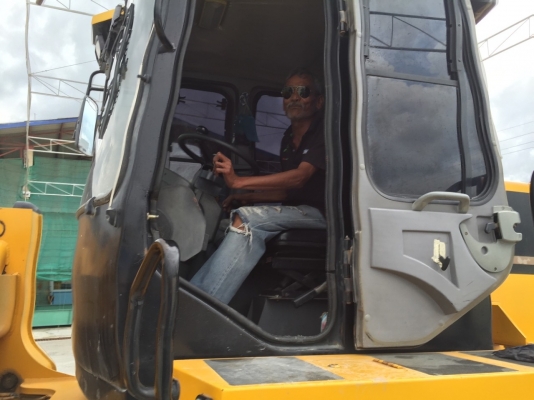 รถตักจีนยูโร3XG932 /// รถสวยมาก 4800ชม.พร้อมใช้ สภาพดีมาก..สภาพยังใหม่ มีเล่มพร้อม...