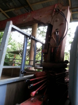 รถอีซูซุ  6  ล้อ ติดเครน 3 ตัน.  110 แรงม้า.  ( รถประกอบ )  สนใจติดต่อ 081 - 6079515