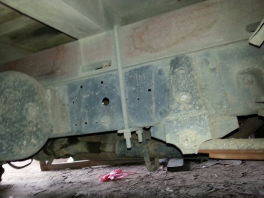 รถอีซูซุ  6  ล้อ ติดเครน 3 ตัน.  110 แรงม้า.  ( รถประกอบ )  สนใจติดต่อ 081 - 6079515