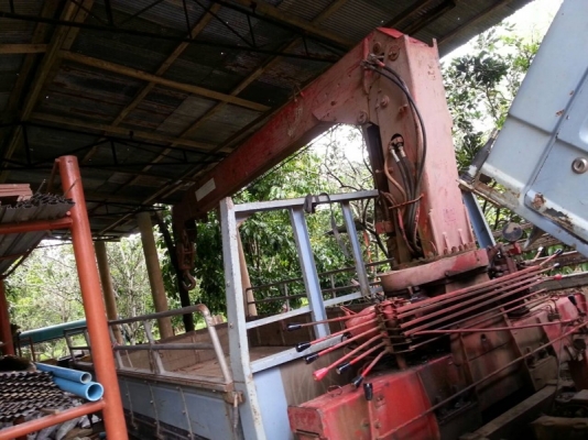 รถอีซูซุ  6  ล้อ ติดเครน 3 ตัน.  110 แรงม้า.  ( รถประกอบ )  สนใจติดต่อ 081 - 6079515