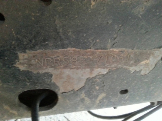 รถอีซูซุ  6  ล้อ ติดเครน 3 ตัน.  110 แรงม้า.  ( รถประกอบ )  สนใจติดต่อ 081 - 6079515