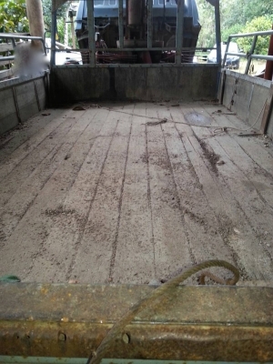 รถอีซูซุ  6  ล้อ ติดเครน 3 ตัน.  110 แรงม้า.  ( รถประกอบ )  สนใจติดต่อ 081 - 6079515