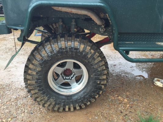 จี๊บออฟโรตคานแข็ง...ยาง37...วางเครื่องISUZU 2500DI  รถสวย มีเล่มทะเบียน.