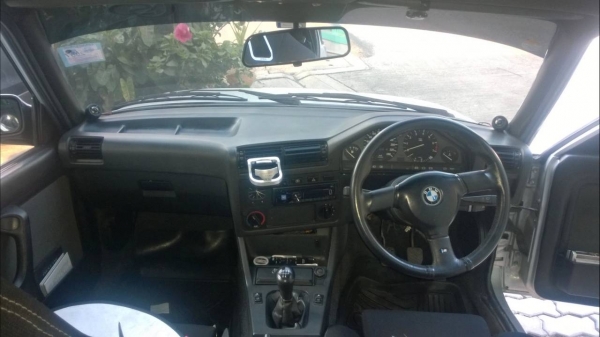 BMW 318i E30 Coupe 2Dr MT สภาพสวย ช่วงล่างแน่นๆ โช๊คอัพ Sachs สปริง H&R BMW 318i E30 Coupe 2Dr MT สภาพสวย ช่วงล่างแน่นๆ โช๊คอัพ Sachs สปริง H&R