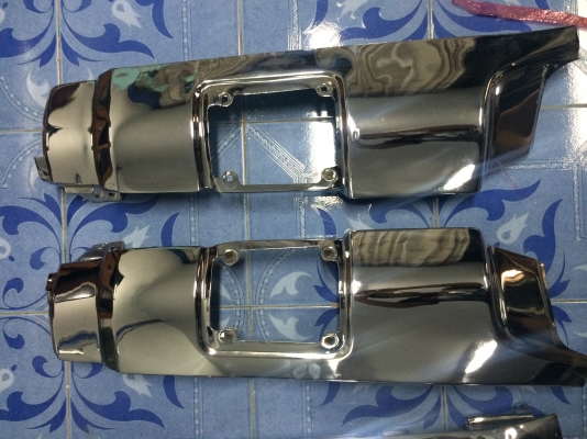 แสงฟ้าเต้นรถ///ขายแก้มมุม-กระจังหน้า ชุปโครเมียม อีซุซุ ร็อกกี้ สภาพใหม่