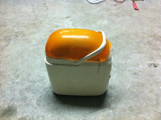 เครื่องเป่าผ้าและรองเท้าให้แห้งจากการชักและช่วยแก้การอับชื่นต่างที่เกิดขึ้นใน