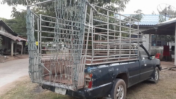 ขายรถกระบะมิตซู พร้อมคอกเหล็กบรรทุกวัว เครื่องดี แชชซีสวย เอกสารเล่มทะเบียนพร้อมโอน ทะเบียนเต็มปี58