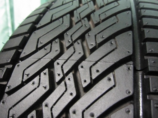 ขายล้อแม็ก Hyundai H1 พร้อมยางป้ายแดงปี 14 ขอบ 16 ถอดจากศูนย์