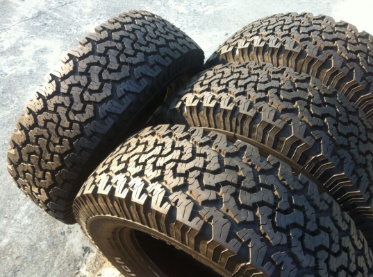 ยางขอบ18 BF Goodrich All-terrain 285 65 r18 ปี14 ตุ่มหน้ายางอยู่ครบ