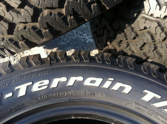 ยางขอบ18 BF Goodrich All-terrain 285 65 r18 ปี14 ตุ่มหน้ายางอยู่ครบ