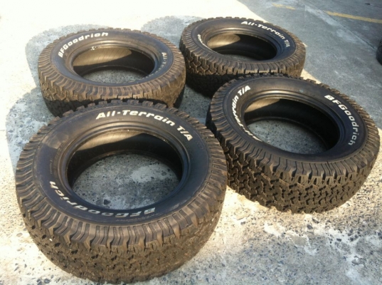 ยางขอบ18 BF Goodrich All-terrain 285 65 r18 ปี14 ตุ่มหน้ายางอยู่ครบ
