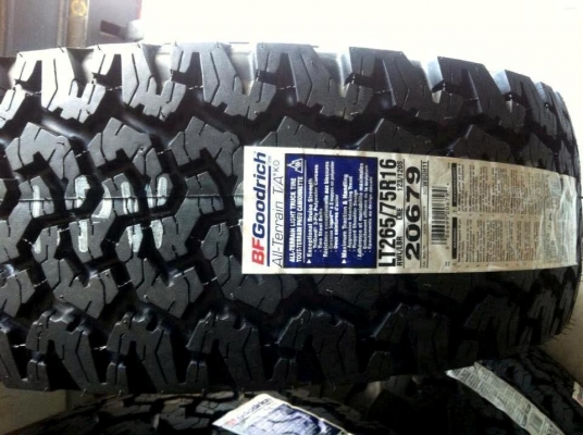 ขายยางใหม่ BF Goodrich All-terrain ขนาด 265 75 r16 เส้นละ 8000 บาท