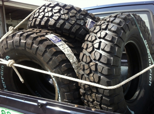 ยางใหม่ BF Goodrich Mud-terrain Km2 ขนาด 265 75 r16 เส้นละ 7000บาท