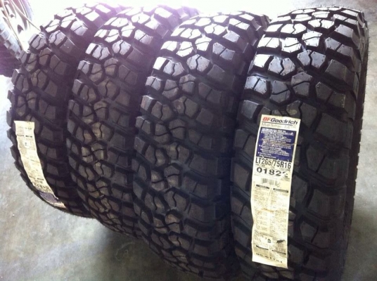 ยางใหม่ BF Goodrich Mud-terrain Km2 ขนาด 265 75 r16 เส้นละ 7000บาท