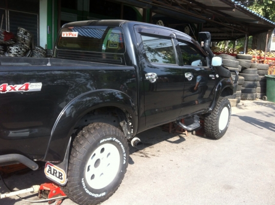 ยางใหม่ BF Goodrich Mud-terrain Km2 ขนาด 265 75 r16 เส้นละ 7000บาท