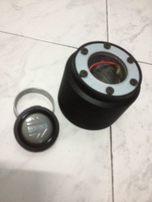 ขายพวงมาลัยไม้แท้ O B A made italian 13"5 ฝาแตรMOMOแท้ พร้อมคอWBแท้ ใส่TOYOTA (AE /Ke70) ราคา1900บาท แยกขายด้วยนะคับ โทร0924462525โส