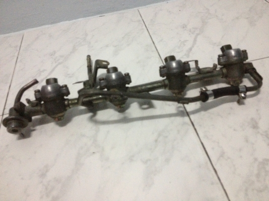 ขายชุดรางพร้อมหัวฉีด เครืองSR20โบ ขับหลังฝาดำ เก่าJapan ราคา2000บาท โทร0924462525โส