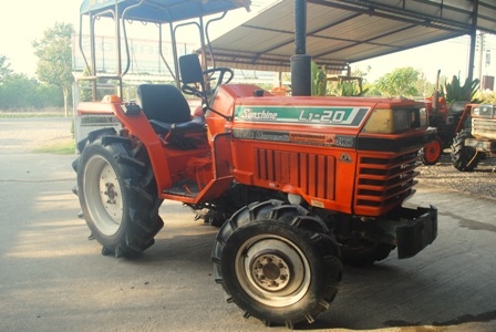 ขายรถไถ Kubota L1-20(4WD) พร้อมผานพรวน รถ2เพลา พร้อมใช้งานครับ